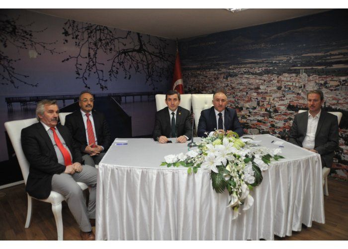 Belediye Başkanı Neşet Çağlayan, Yeni Yılın Gelmesi İle Birlikte Muhtarlarla Kapsamlı Toplantı Gerçekleştirdi 