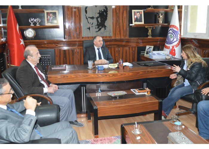 Orhangazi Ticaret ve Sanayi Odası ile Esnaf ve Sanatkarlar Odası Belediye Başkanı Neşet Çağlayan'ı Makamında Ziyaret Etti 