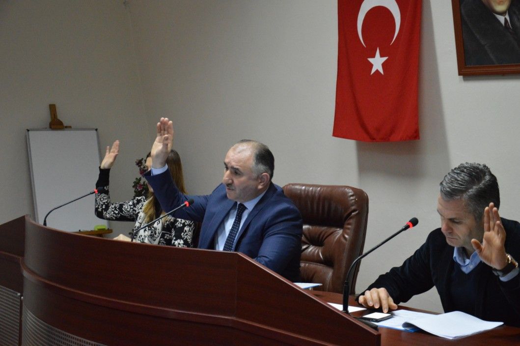 Belediye Meclisi, Hukuk ve İmar Komisyonlarından Gelen Dört Konuyu Görüşerek Karara Bağladı 