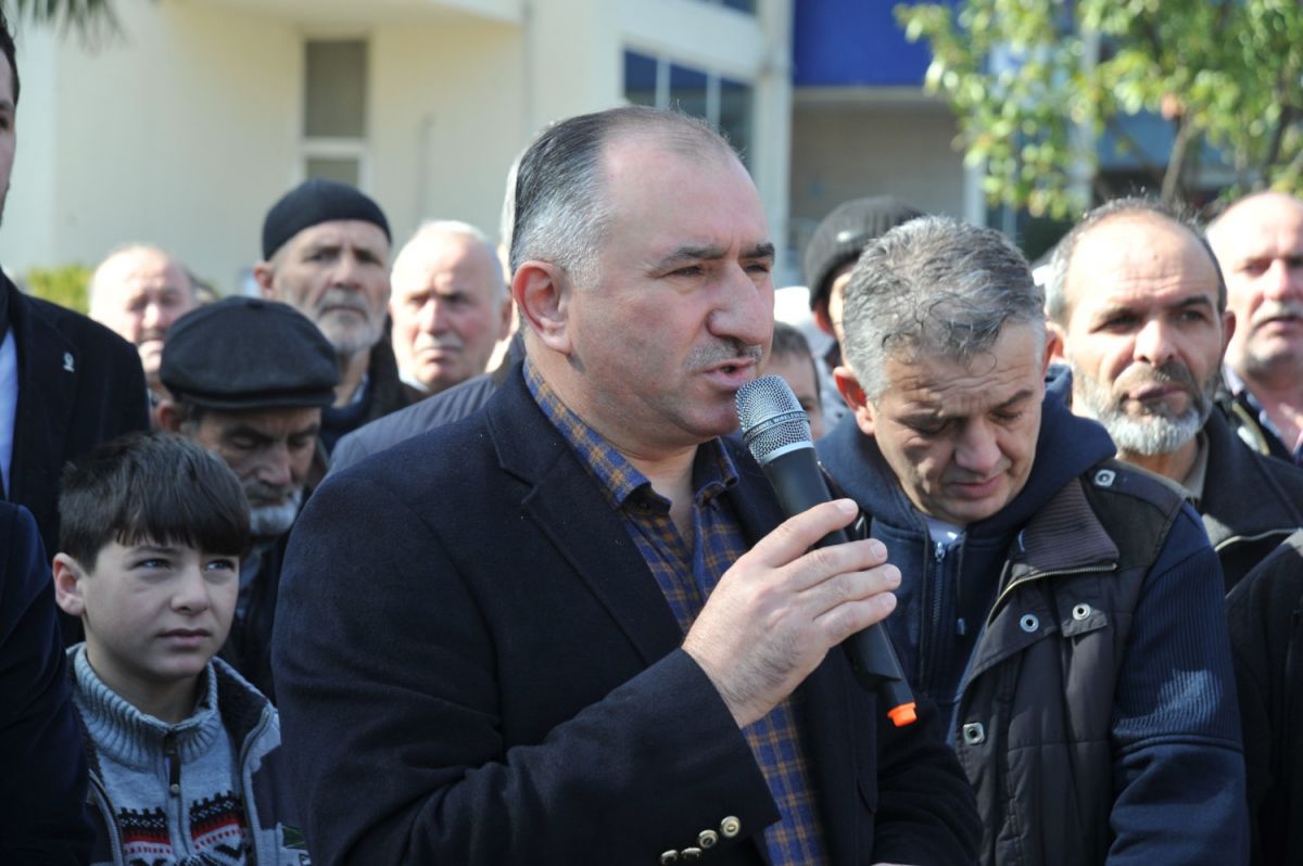 Belediye Başkanı Neşet Çağlayan, Umrecileri Uğurladı 