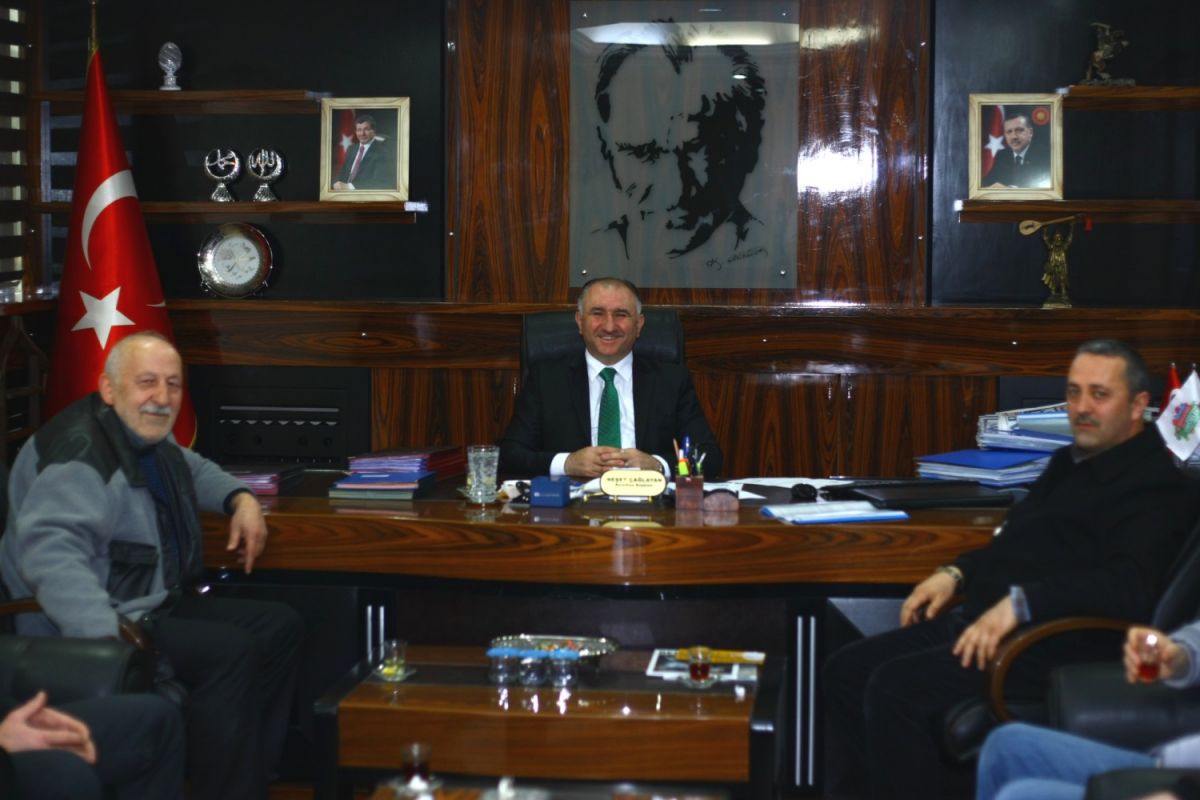 Orhangazi Kafkas Kültür ve Dayanışma Derneği Yöneticileri Belediye başkanı Neşet Çağlayan’ı Makamında Ziyaret Etti 