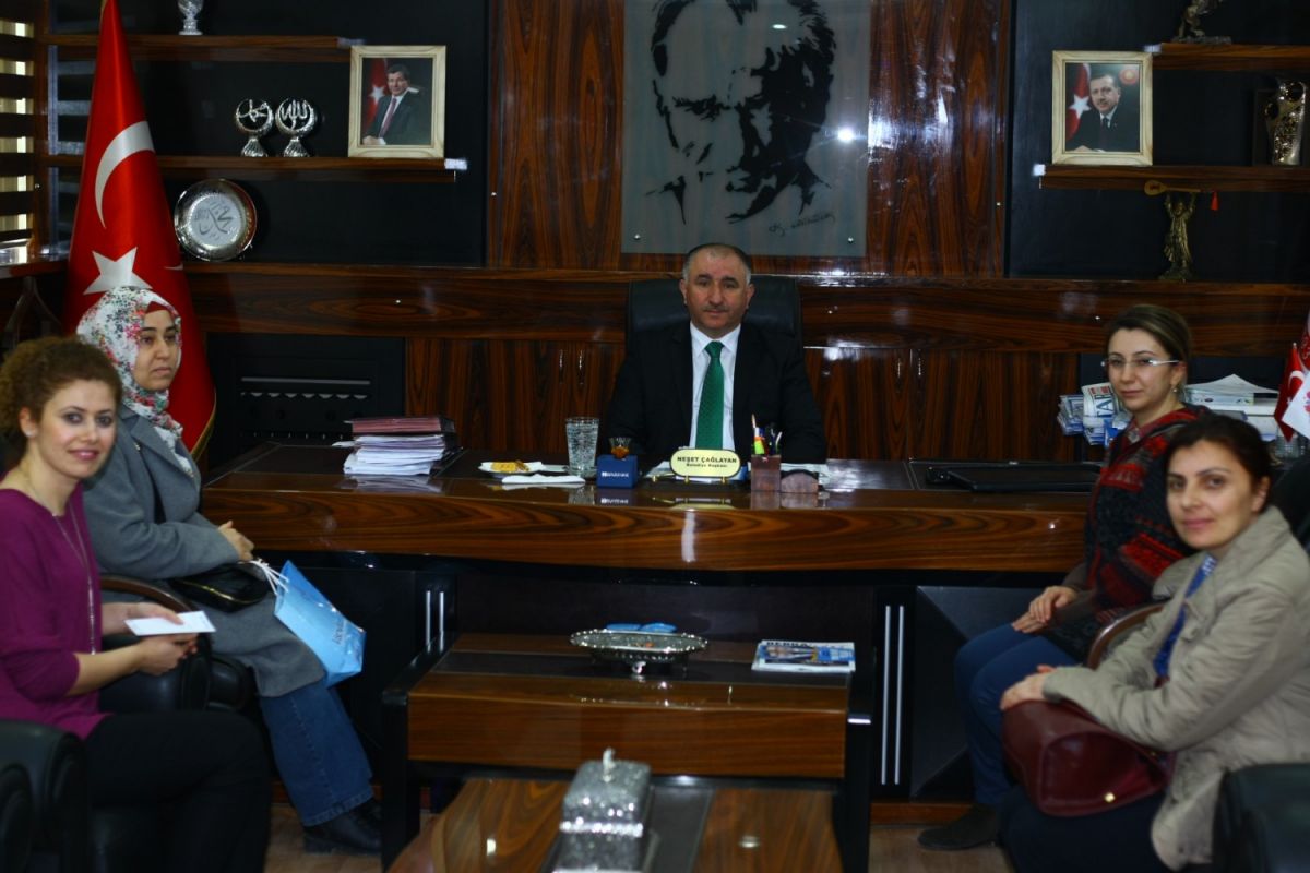 Belediye Başkanı Neşet Çağlayan, Orhangazi Toplum Sağlığı Merkezi Müdürü Ayça Gündüz ve Beraberindeki Sağlık Personellerini Makamında Kabul Etti 