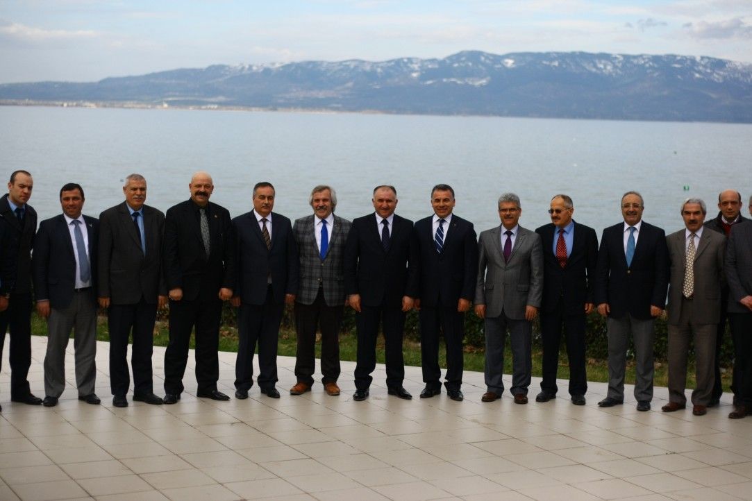 Bursa'nın 17 İlçesinde Görev Yapan Zabıta Müdürleri Belediye Başkanı Neşet Çağlayan'ın Ev Sahipliğinde Bir Araya Geldi 