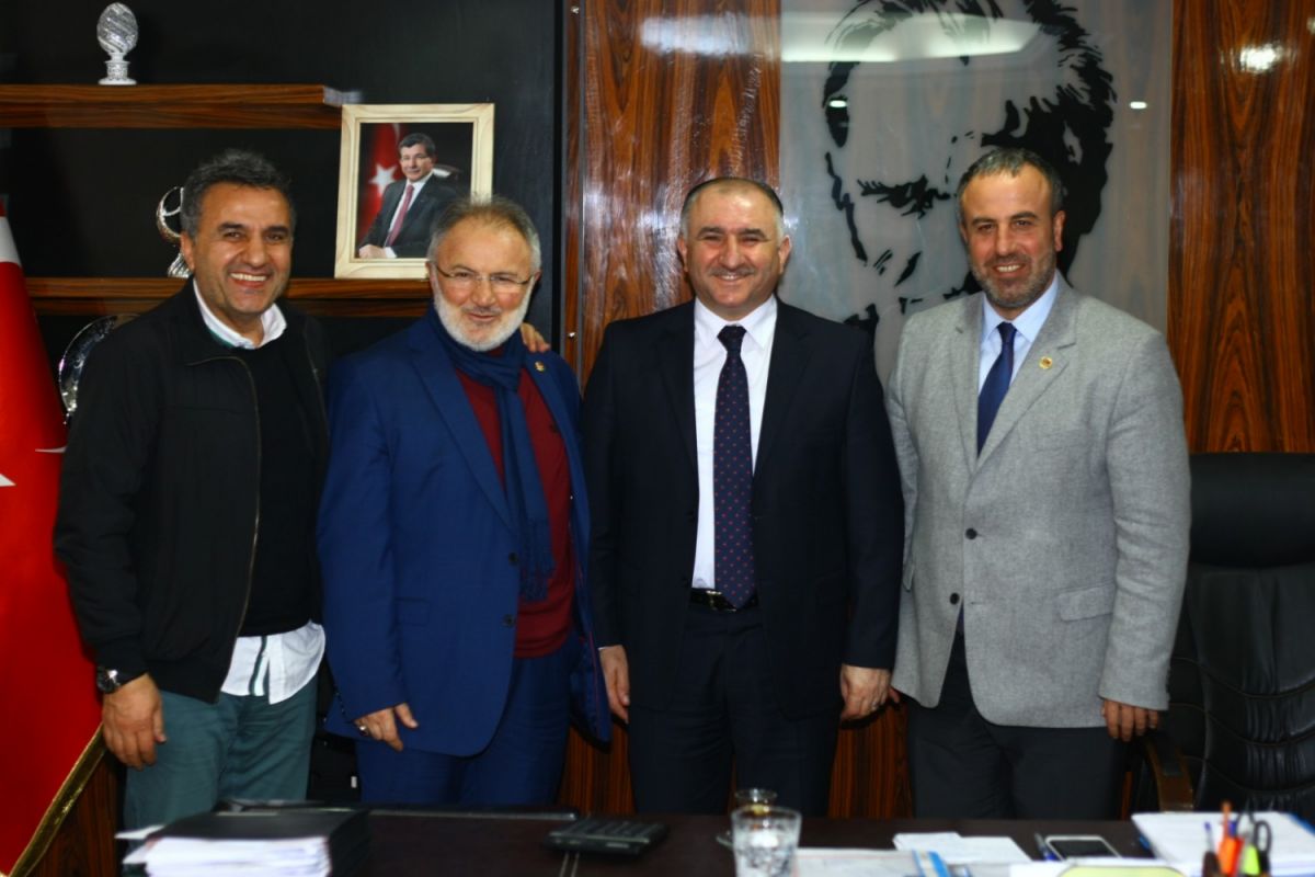 Belediye Başkanı Neşet Çağlayan AK Parti Bursa Milletvekili Aday Adayları Yüksel Yeni ve Salih Başparmak’ı Makamında Ağırladı 
