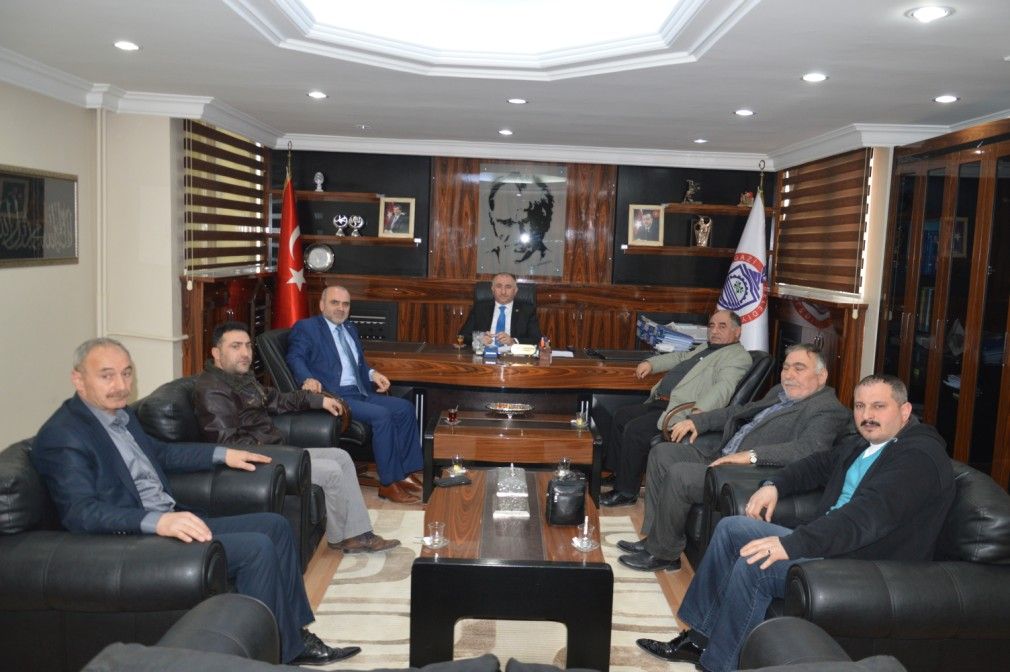 Belediye Başkanı Neşet Çağlayan, Bursa Erzurum Dernekleri Federasyon Başkanı Mikail Dizdemir ve Derneği Orhangazi Şubesi Başkanı İhsan Turan’ı Makamında Kabul Etti 