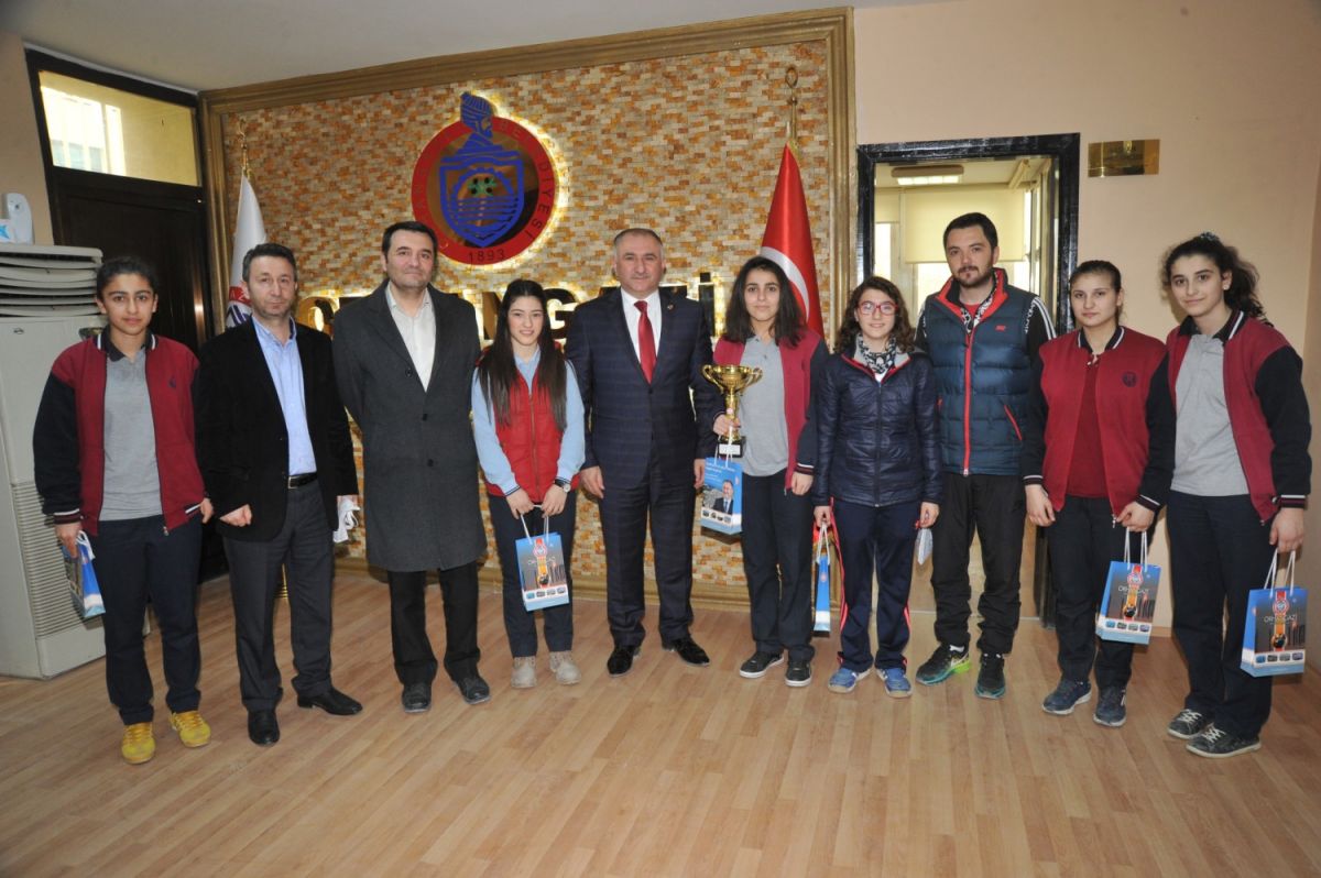 Şampiyon Futsal Takımımız Başkanı Ziyaret Etti 