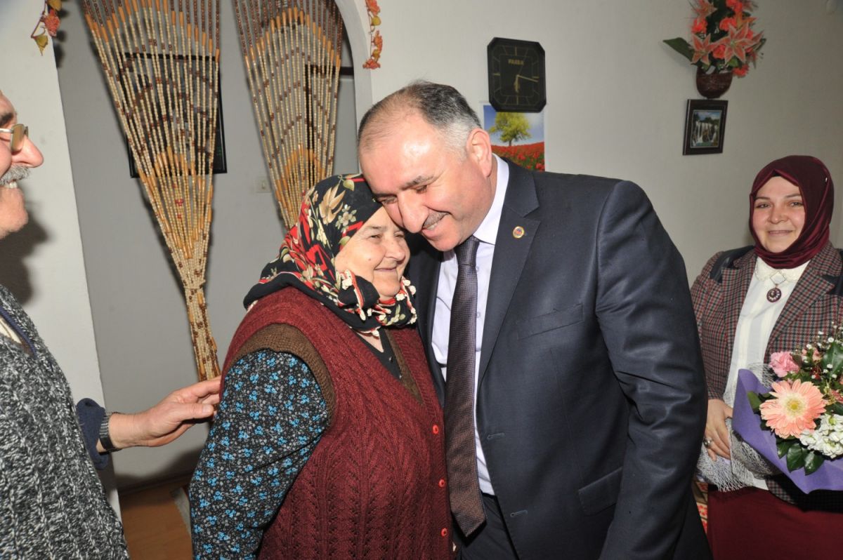 Başkandan Yaşlılara Ziyaret 