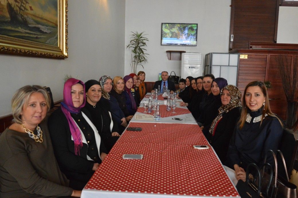 Başkan bayanlarla toplantı yaptı 
