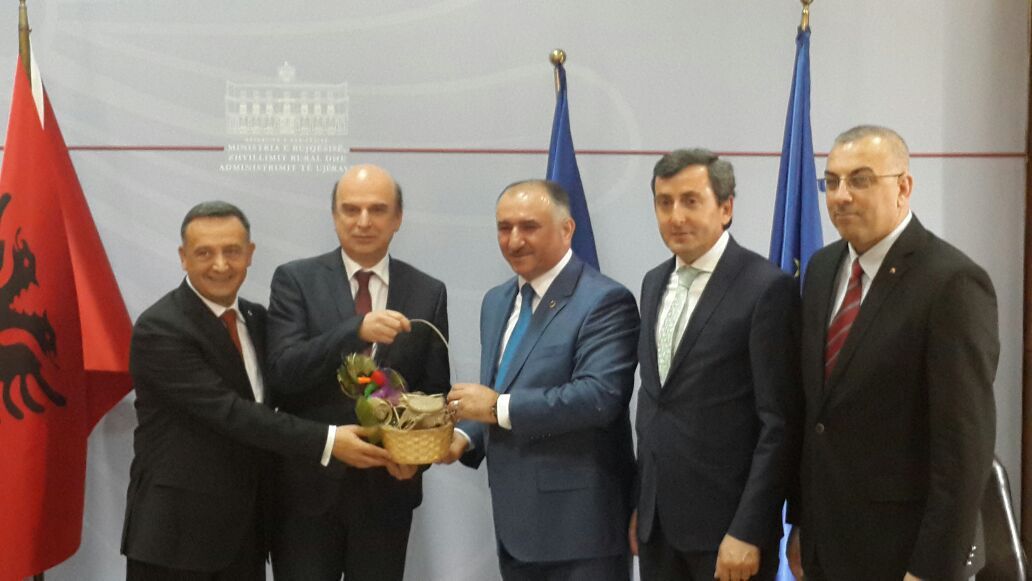 BAŞKANIN ARNAVUTLUK GEZİSİ 