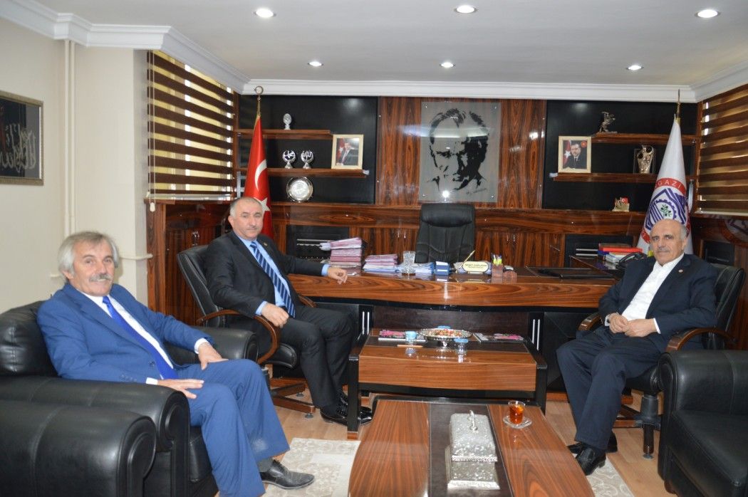 Milletvekili Bedrettin Yıldırım ve Milletvekili Adayı Bennur Karaburun Başkan'ı ziyaret etti 