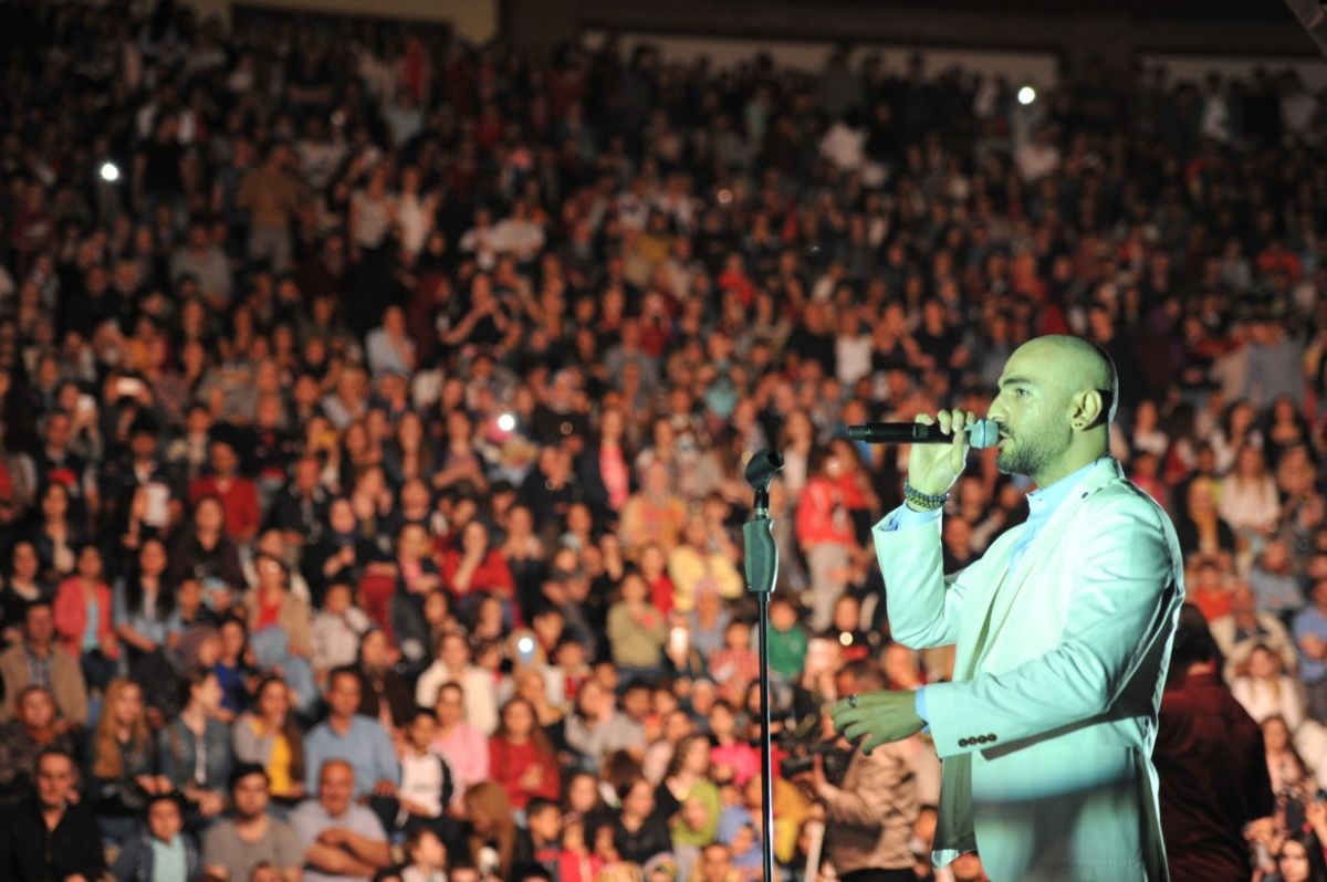 SONER SARIKABADAYI’DAN MUHTEŞEM PERFORMANS 