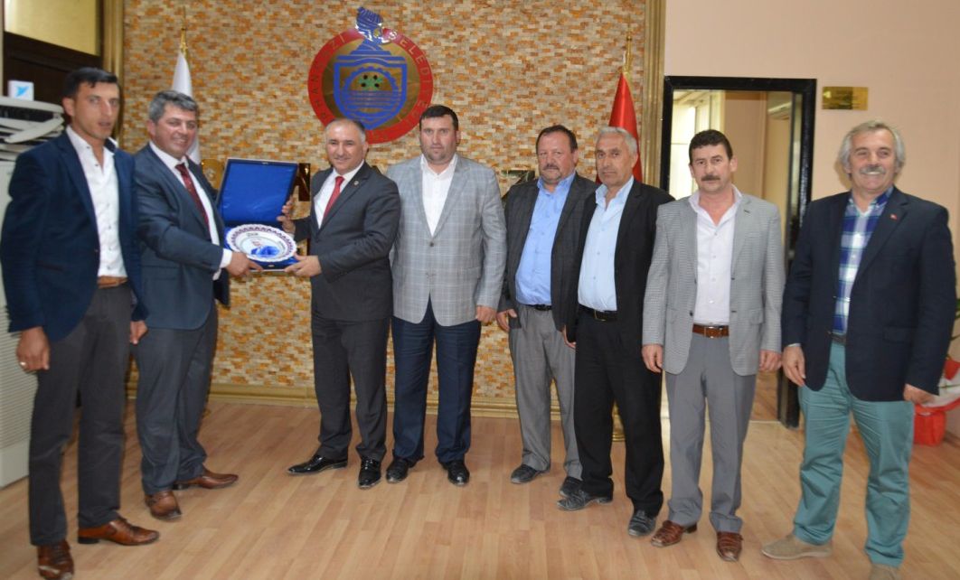 İznik Kafkas Batum Kültür Derneği yeni yönetiminden başkana ziyaret 