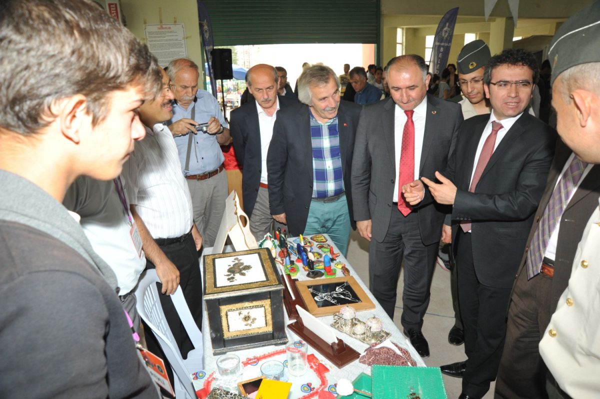 BİLİM ŞENLİĞİNDEN RENKLİ GÖRÜNTÜLER 