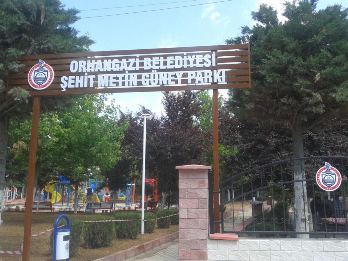 PARKLARIMIZ GÜZELLEŞİYOR 