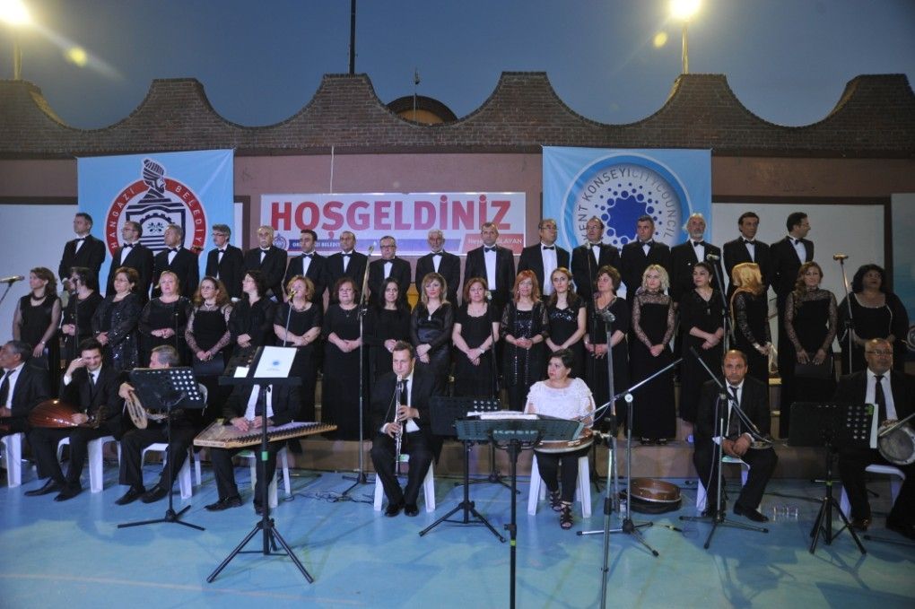 TSM Korosu ve Hüner Coşkuner Muhteşem konseri 