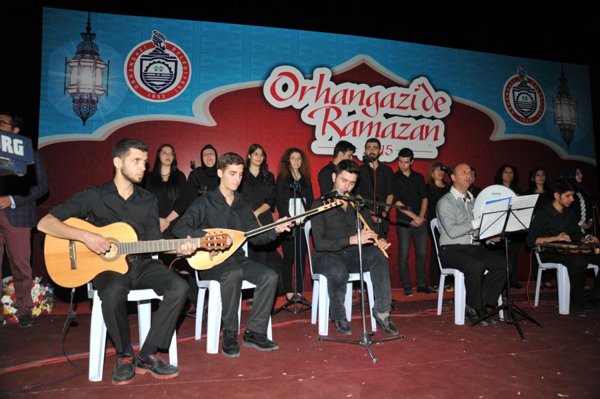 RAMAZAN ETKİNLİKLERİNDE ŞİİR VE İLAHİ KONSERİ 