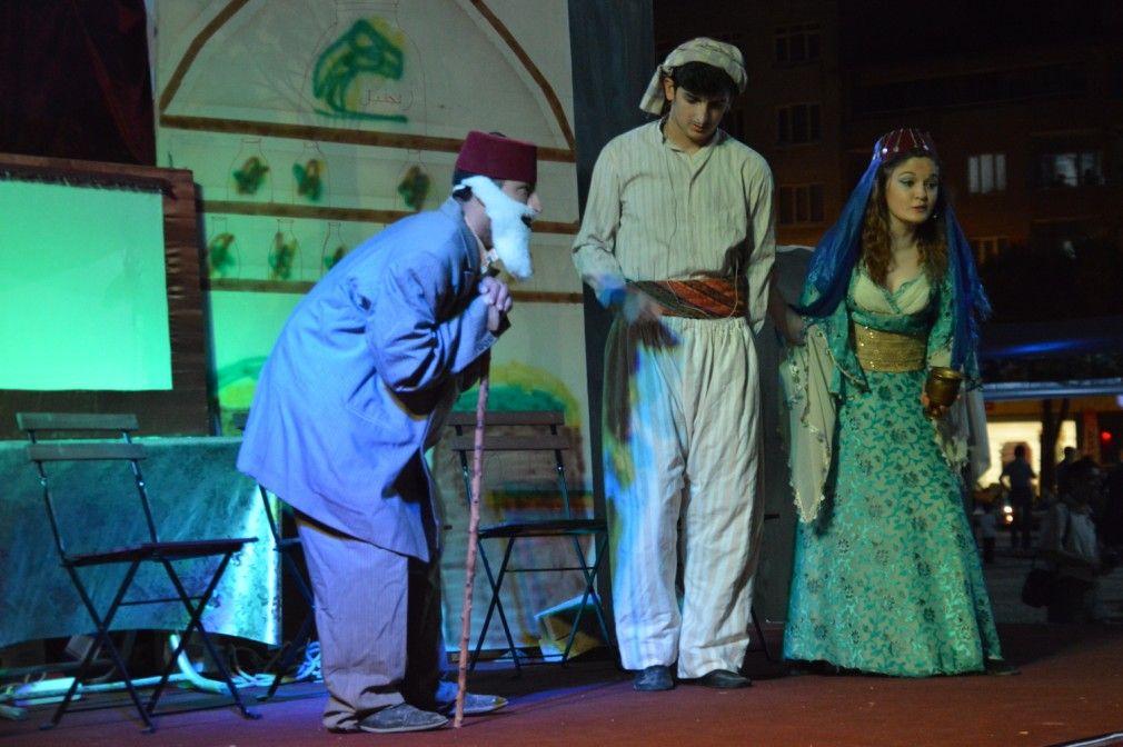 RAMAZAN SOKAĞINDA MUHTEŞEM TİYATRO 