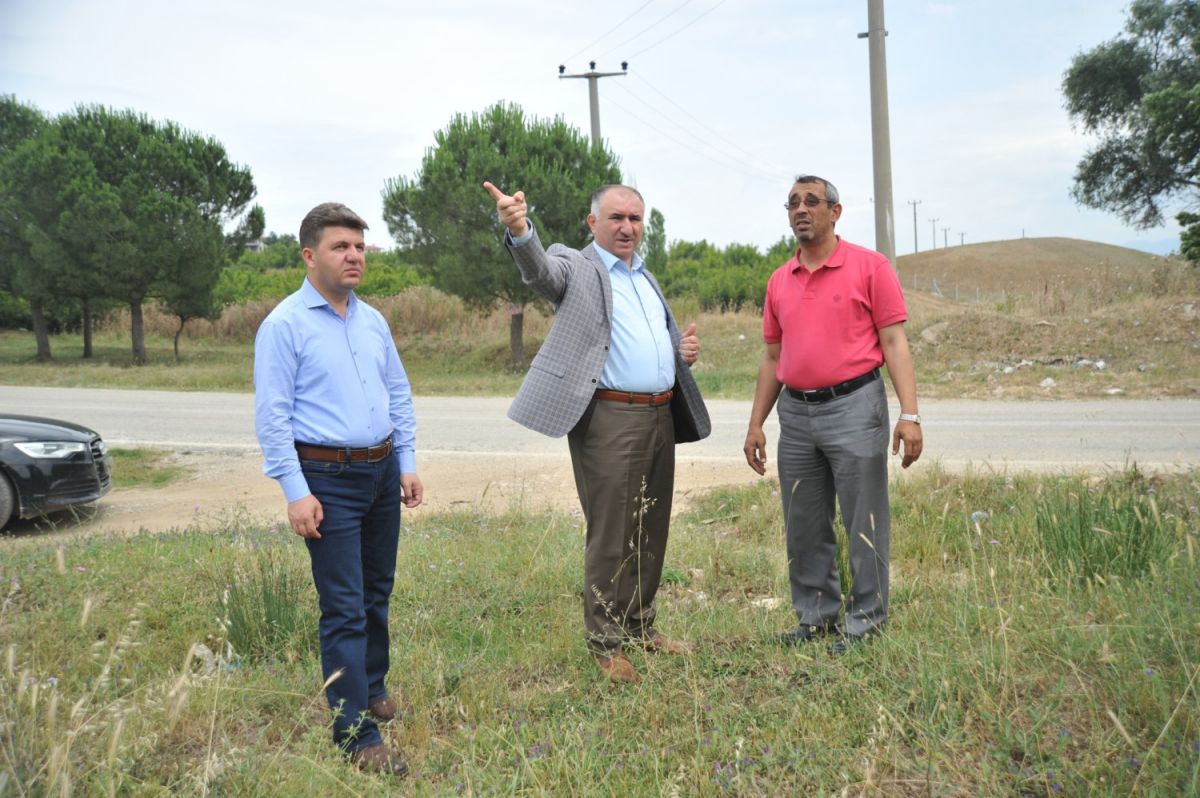 YENİKÖY MAHALLESİNDE HALI SAHA İÇİN GERİ SAYIM BAŞLADI 