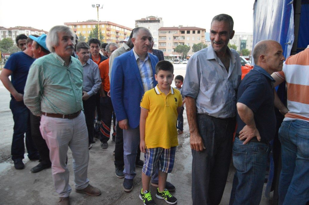 BAŞKAN SON İFTARDA VATANDAŞLARLA BİRLİKTEYDİ 