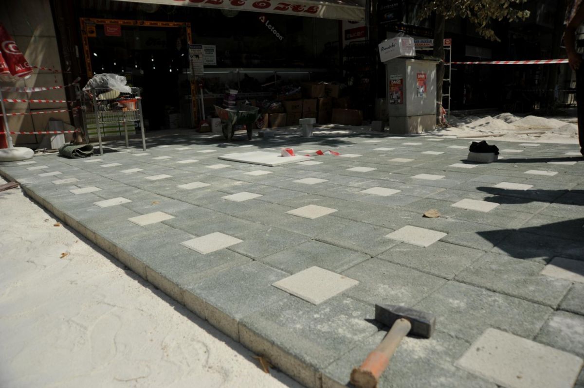 KALDIRIM ÇALIŞMALARI YENİDEN BAŞLADI 