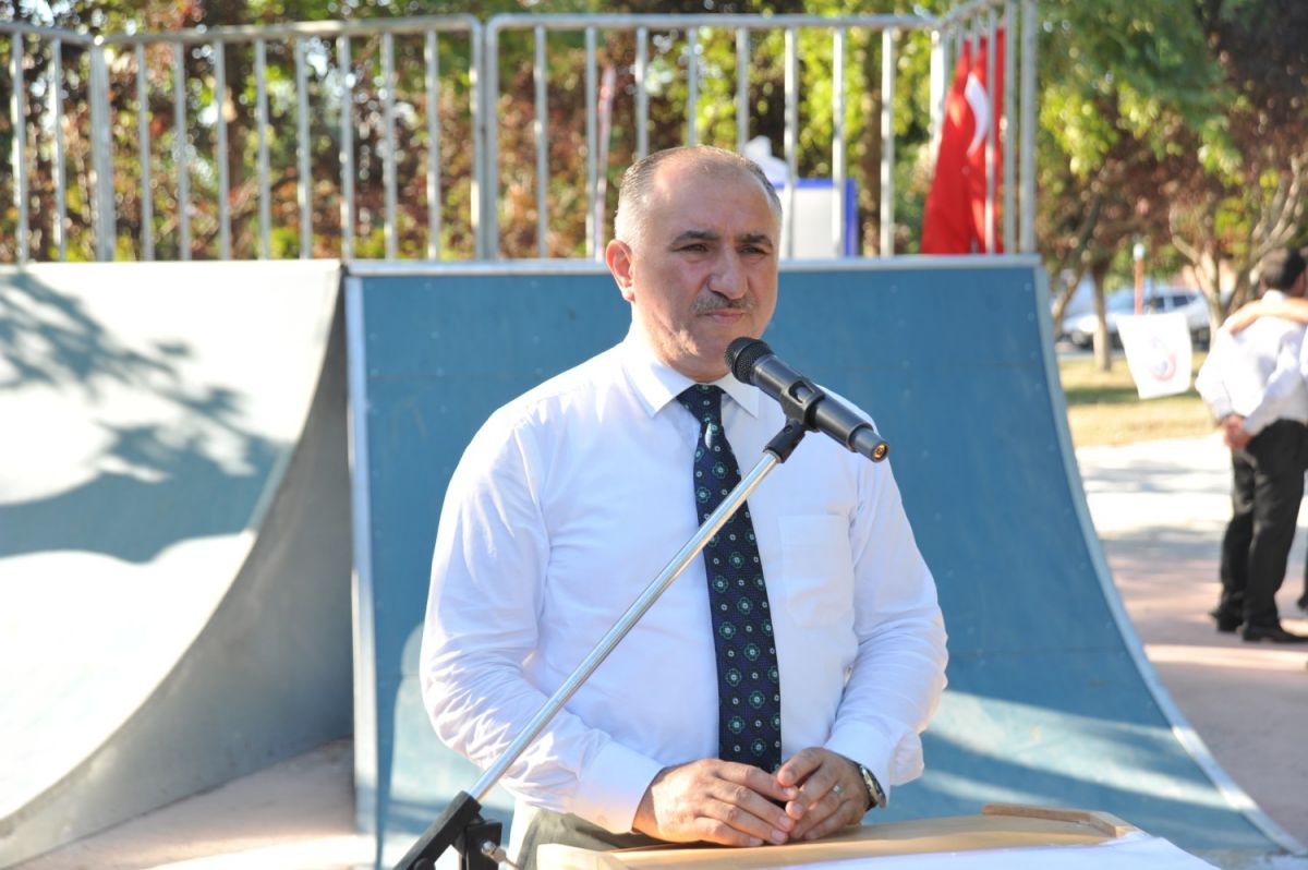 SKATE PARK GENÇLERİN HİZMETİNDE 