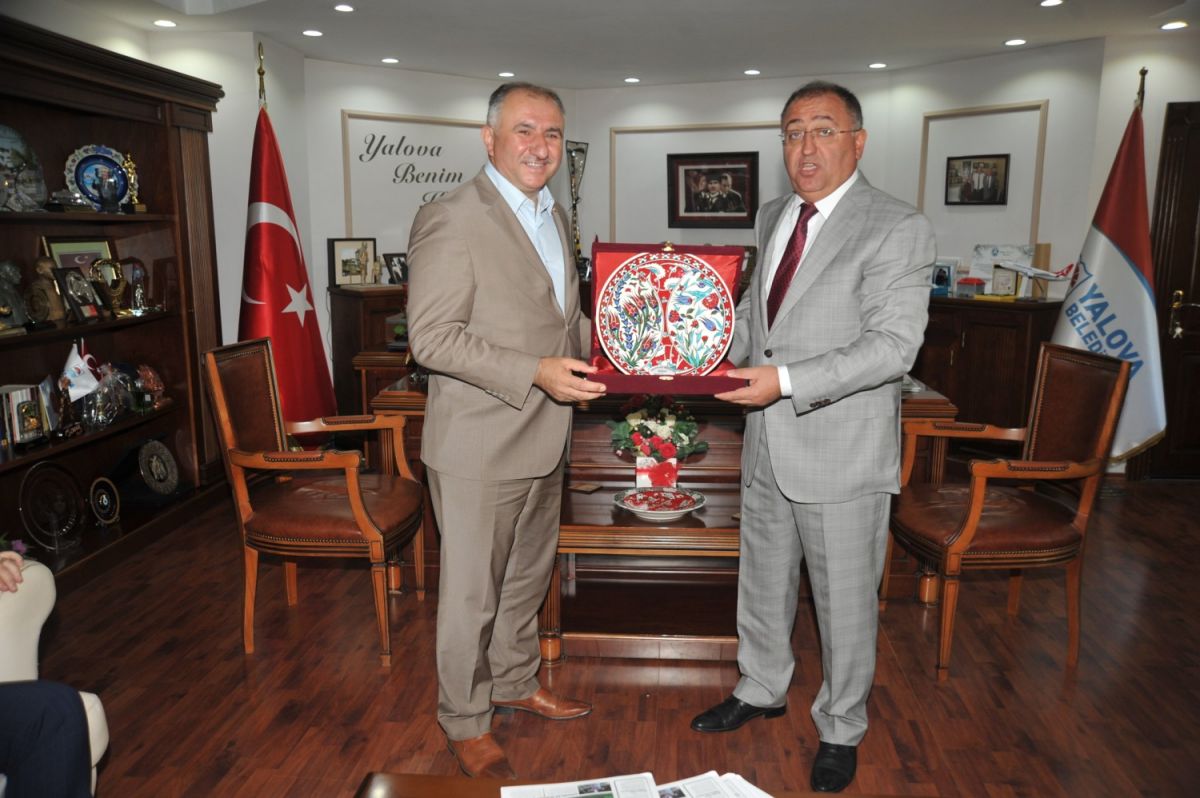 ÇAĞLAYAN YALOVA BELEDİYE BAŞKANINI ZİYARET ETTİ 