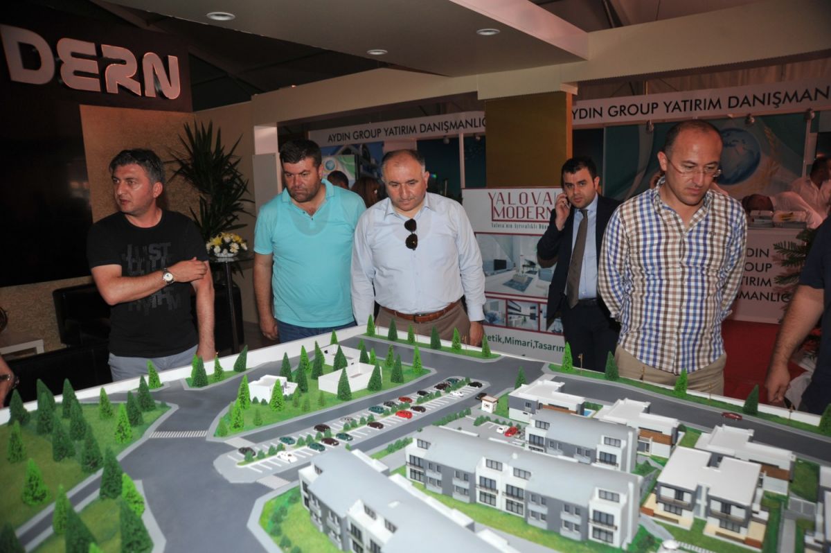 BAŞKAN ÇAĞLAYAN YALOVA FUARINI GEZDİ 