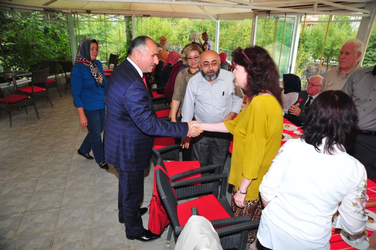 BAŞKAN ŞEHİT AİLELERİ İLE BULUŞTU 