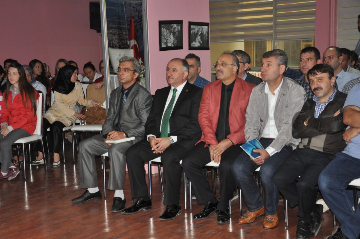 BELEDİYE PERSONELİNE HİZMETİÇİ EĞİTİM SEMİNERİ VERDİ 