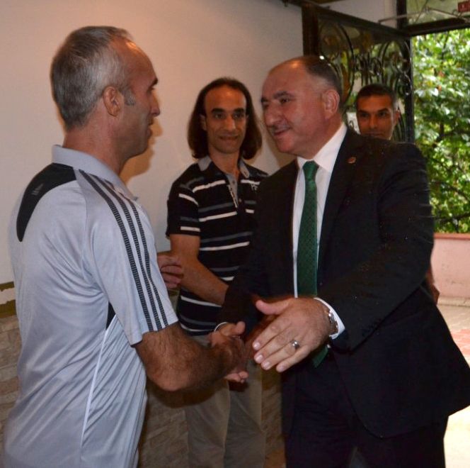 BAŞKAN ÇAĞLAYAN ENDER GÜNDOĞANI EVİNDE ZİYARET ETTİ 