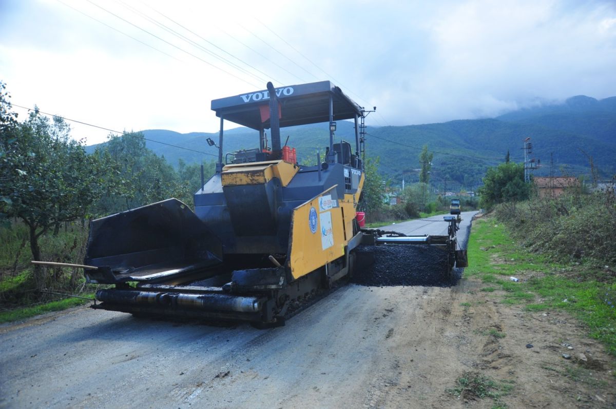 AKHAREM, GÖL ASFALT ÇALIŞMALARI BAŞLADI 