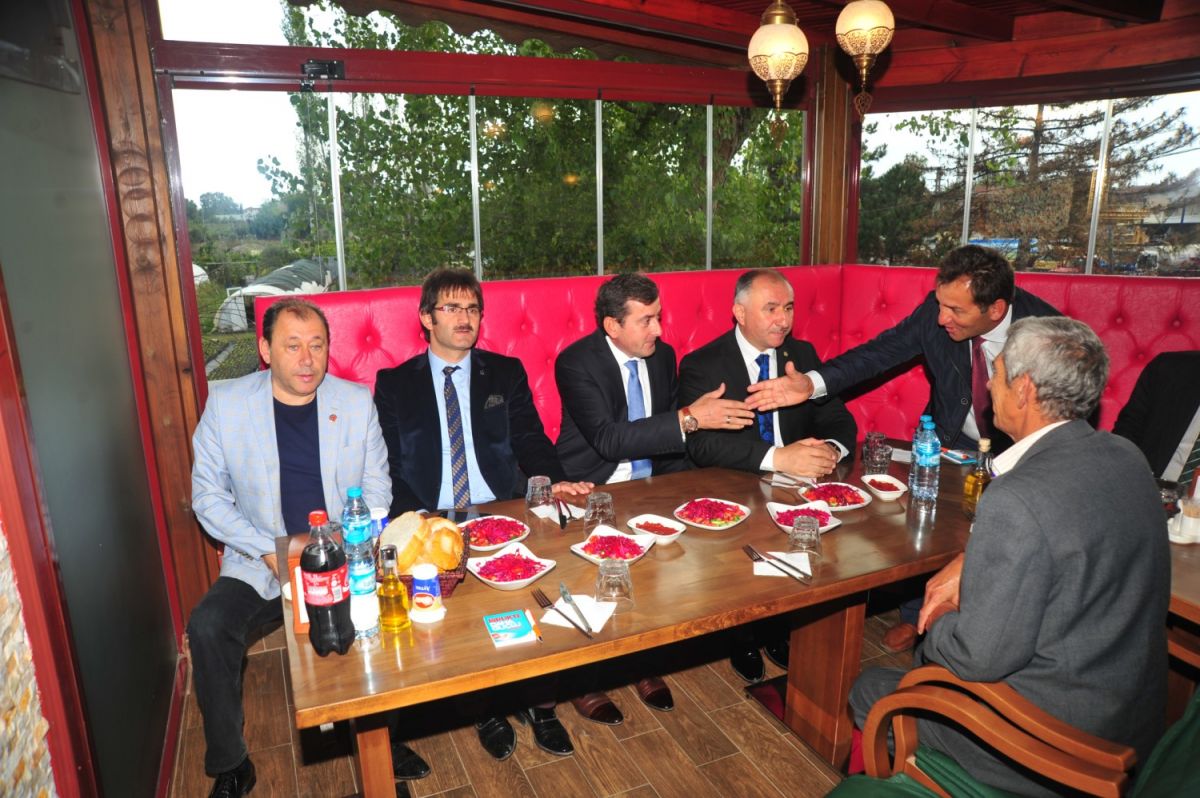 BAŞKAN ÇAĞLAYAN MUHTARLARLA TOPLANTI DÜZENLEDİ 