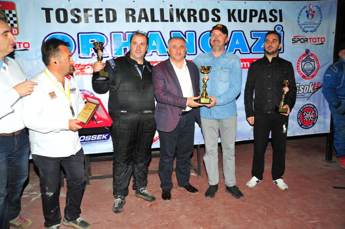 RALLİKROS ÖDÜL TÖRENİNDEN RENKİ GÖRÜNTÜLER 