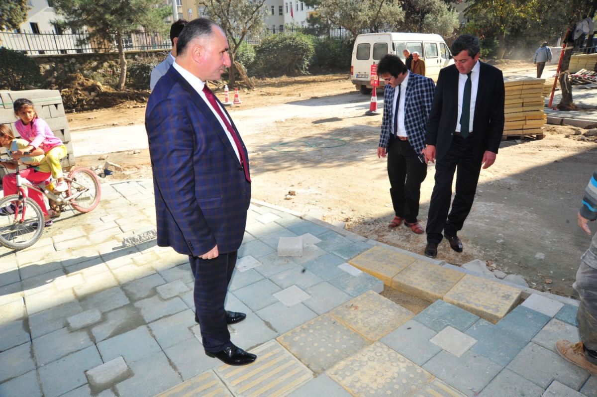 ÇAĞLAYAN KALDIRIM ÇALIŞMALARINI YERİNDE İNCELEDİ 