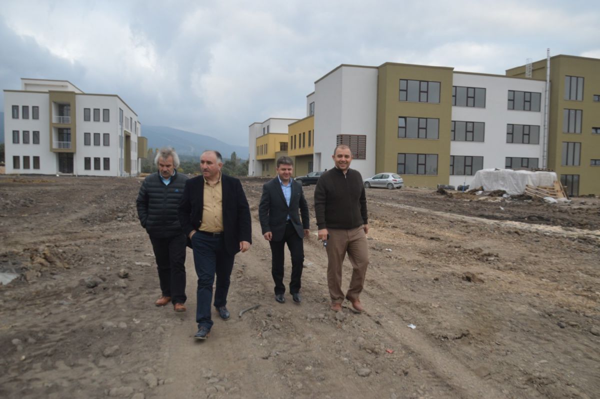 BAŞKAN ÇAĞLAYAN ÜNİVERSİTE İNŞAATINI GEZDİ 