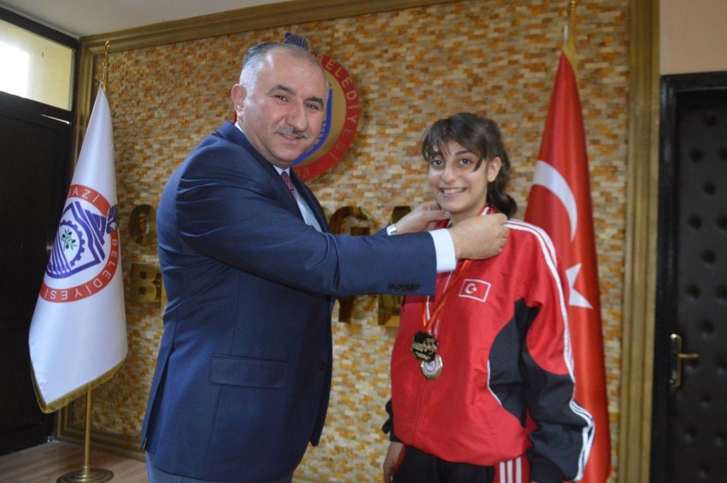 DÜNYA ŞAMPİYONU FATMA SATIK BAŞKAN ÇAĞLAYANI ZİYARET ETTİ 