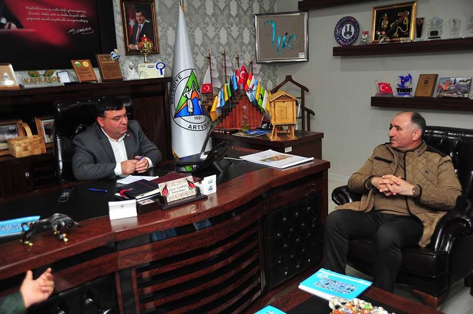 BAŞKAN ARTVİN BELEDİYESİNİ ZİYARET ETTİ 