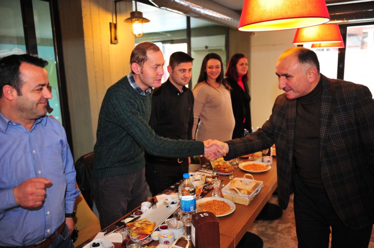 BAŞKAN ÇAĞLAYAN KÜLTÜR MÜDÜRLÜĞÜ PERSONELİ İLE KAHVALTIDA BULUŞTU 