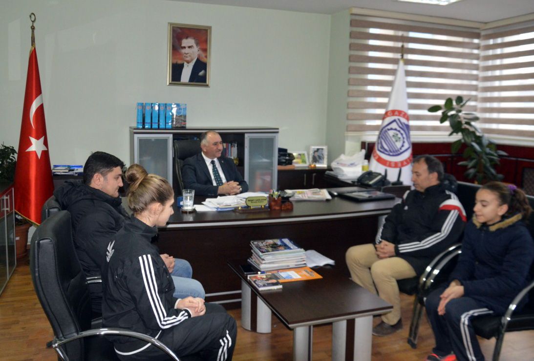 ATLETİZM TAKIMI BAŞKANI ZİYARET ETTİ 