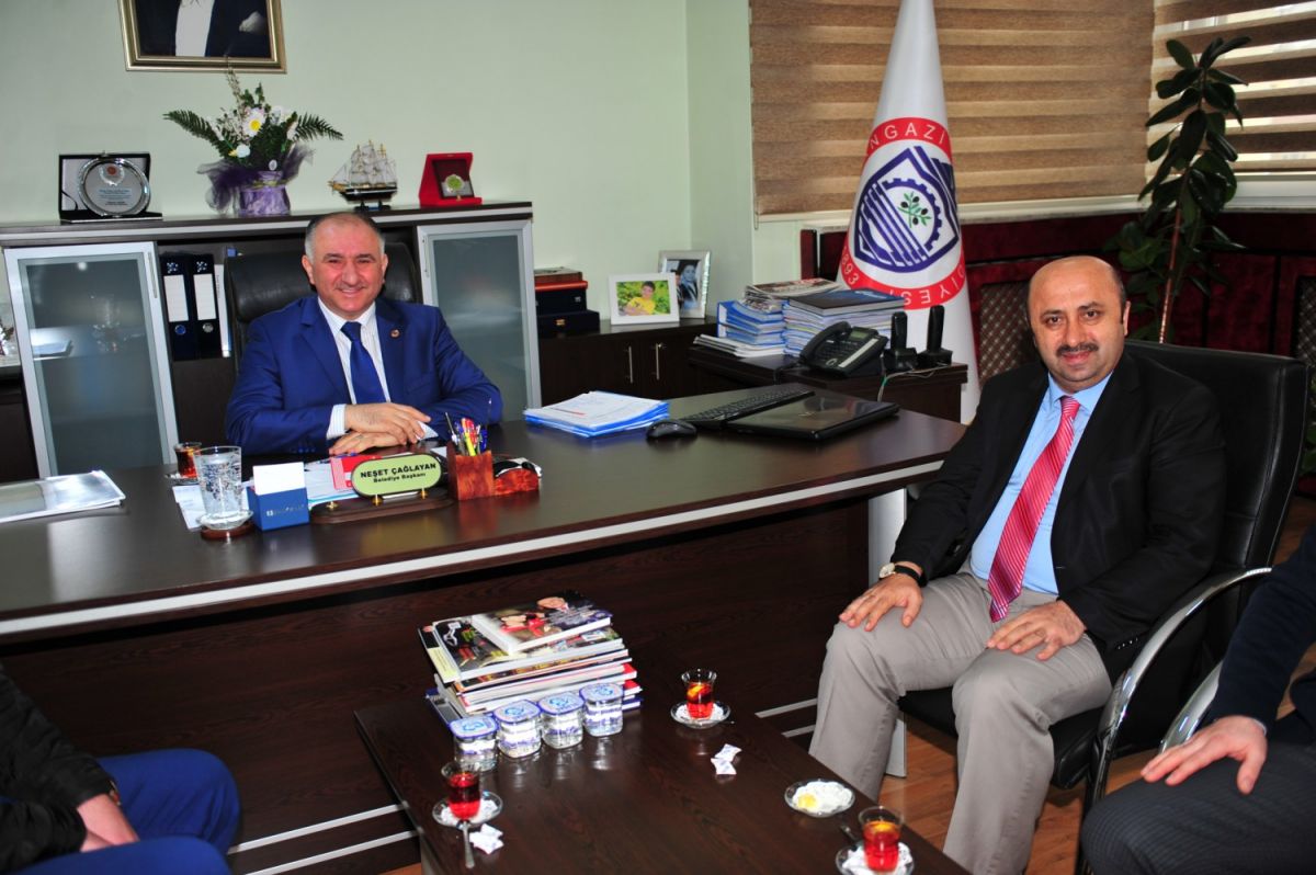 ÖMER DÖNGELOĞLU BAŞKAN ÇAĞLAYAN'I ZİYARET ETTİ 