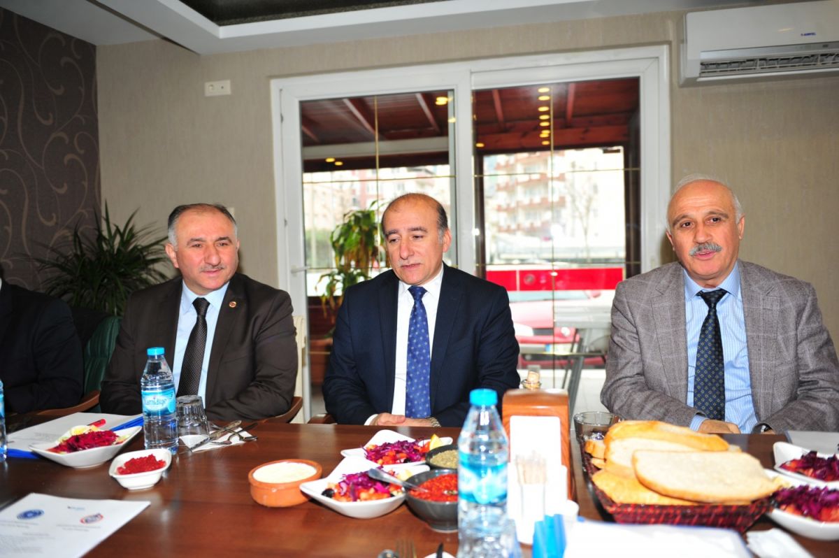 BAŞKAN ÇAĞLAYAN FEN İŞLERİ DAİRE BAŞKANI İLE TOPLANTI GERÇEKLEŞTİRDİ 