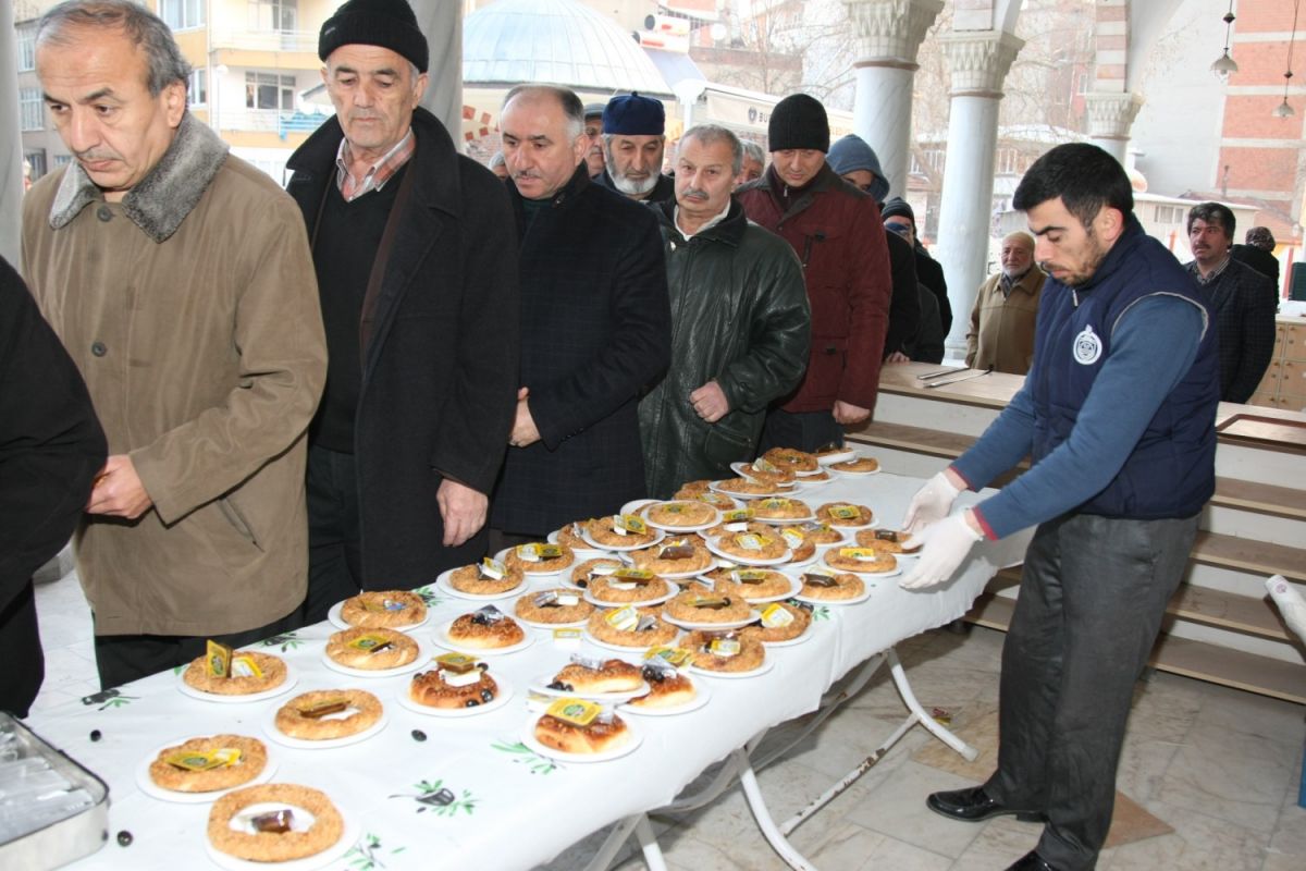 ŞEHİTLER İÇİN DUA VE KAHVALTI PROGRAMI DÜZENLENDİ 