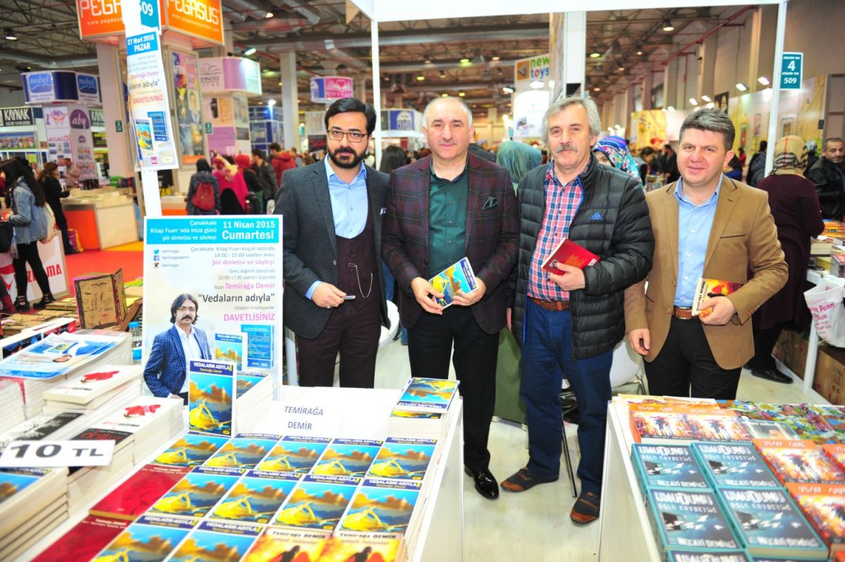 BAŞKAN ÇAĞLAYAN KİTAP FUARINI GEZDİ 