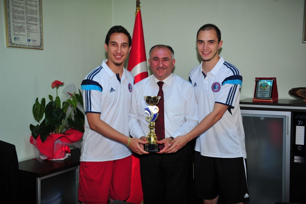 ŞAMPİYONLAR BAŞKANI ZİYARET ETTİ 