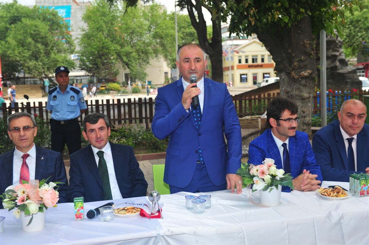 ORHANGAZİ PROTOKOLÜ TÜM KESİMLERİ İLE BAYRAMDA KUCAKLAŞTI 