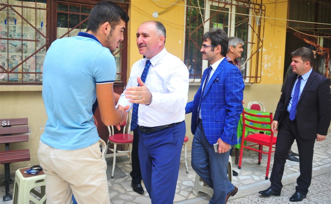 BAŞKAN HALKLA BAYRAMLAŞTI 