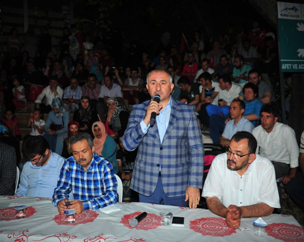 DARBEYE KARŞI 10 BİNLER YÜRÜDÜ 