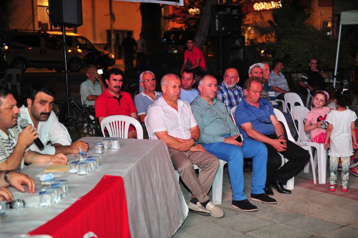 DEMOKRASİ NÖBETİ 26.GÜNÜNDE SEMA GÖSTERİSİ YAPILDI, ELLER DUAYA KALKTI 