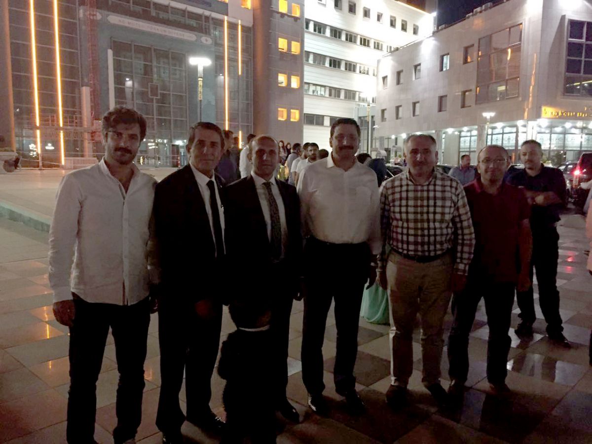 BAŞKAN ÇAĞLAYAN KEÇİÖREN'DE DEMOKRASİ NÖBETİNE KATILDI 