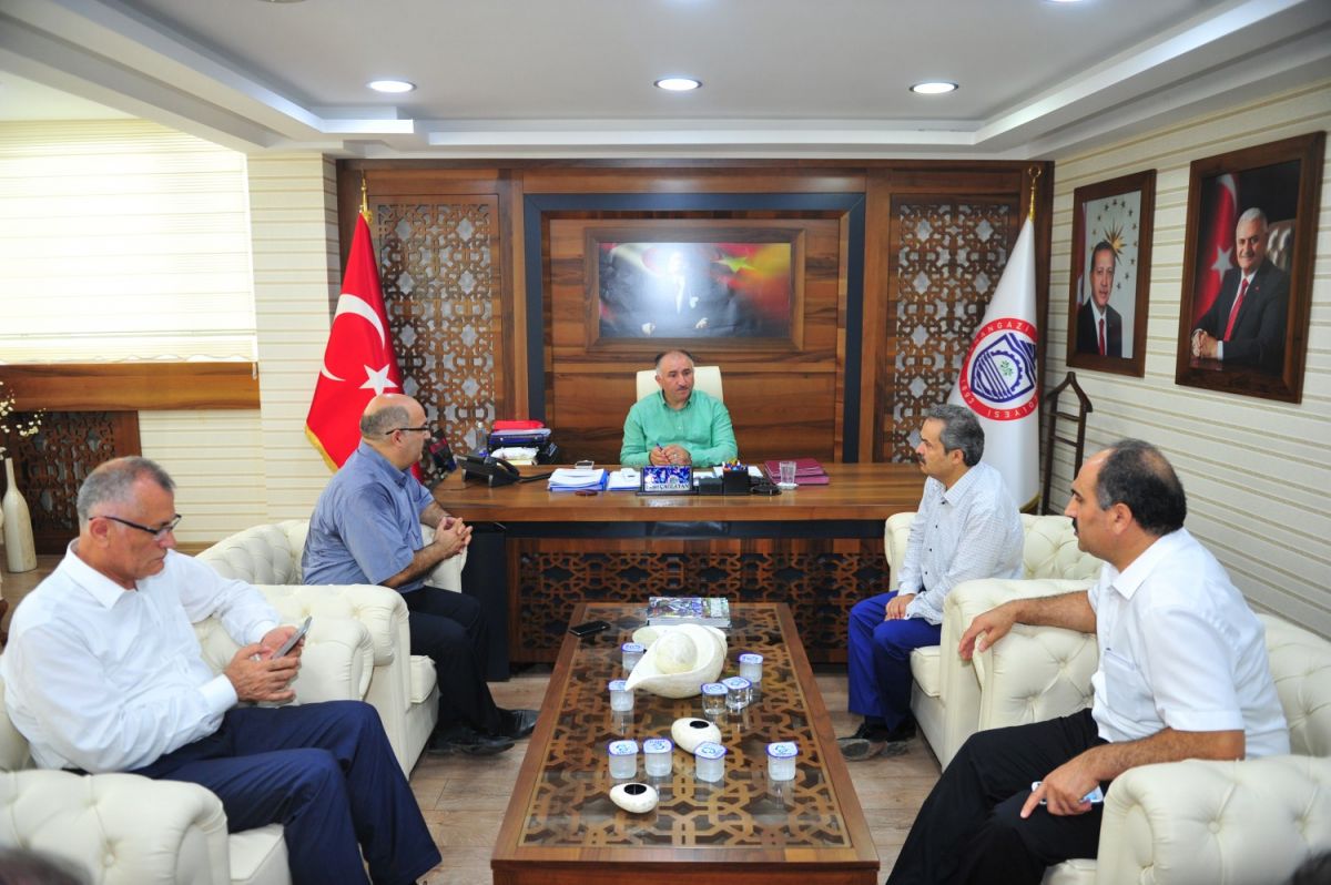 BAŞKAN ÇAĞLAYAN ÜNİVERSİTE DERNEĞİ VE ÜNİVERSİTE HEYETİNİ AĞIRLADI 